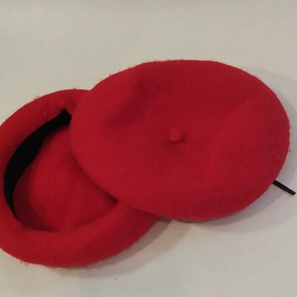 ♥️3/$25 Wool Baret - Picture 5 of 5